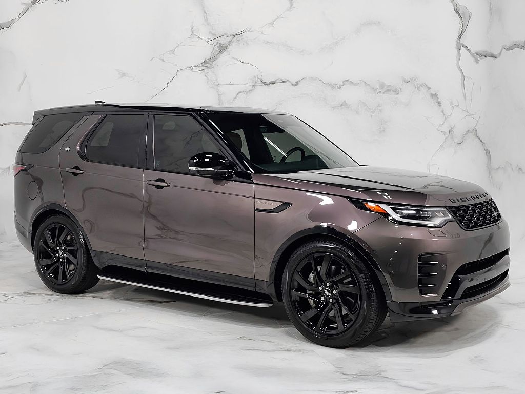 2024 Land Rover Discovery P300 Dynamic SE