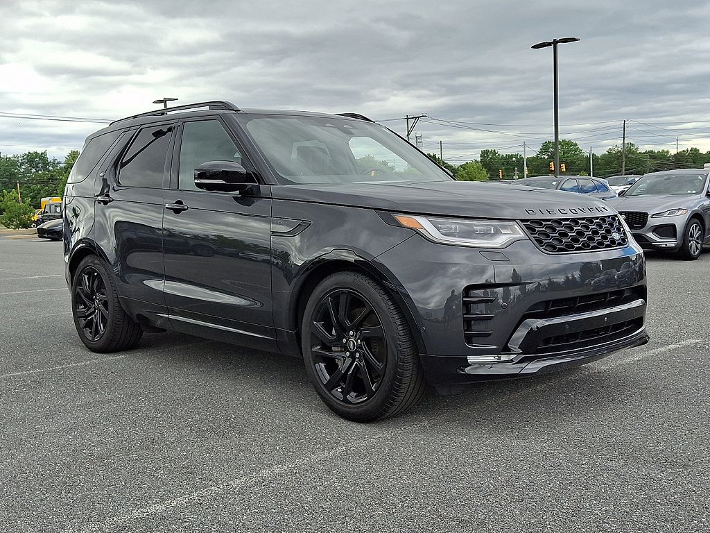 2025 Land Rover Discovery P300 Dynamic SE