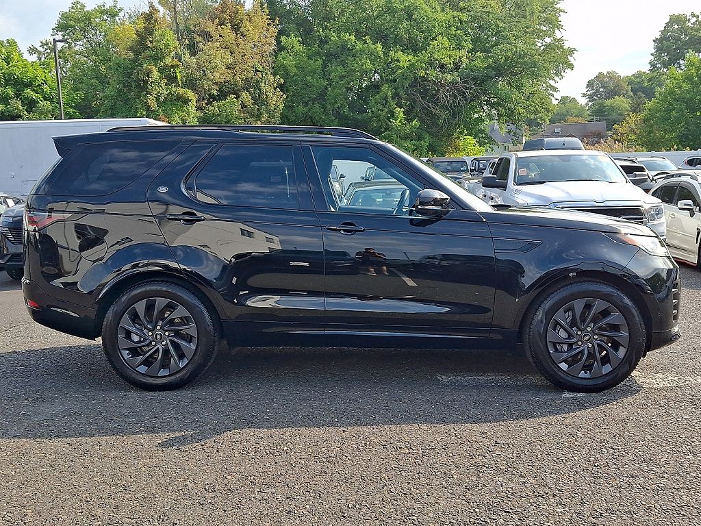 2023 Land Rover Discovery P300 R-Dynamic S