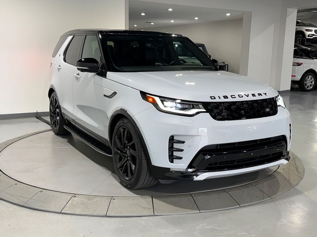 2023 Land Rover Discovery P300 R-Dynamic S