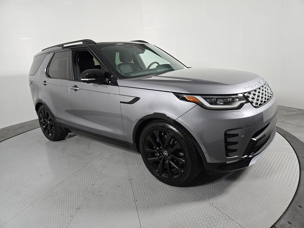2026 Land Rover Discovery P360 Tempest Edition