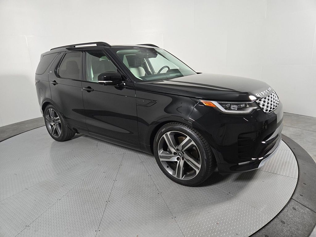 2026 Land Rover Discovery P360 Tempest Edition