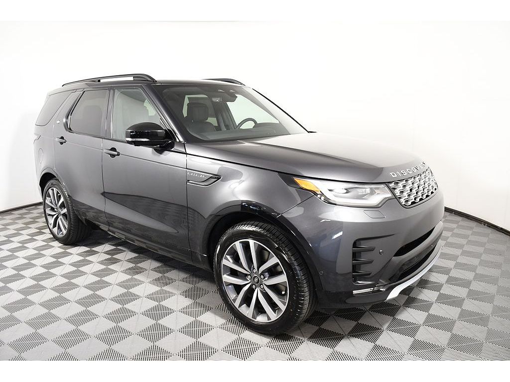 2026 Land Rover Discovery P360 Tempest Edition