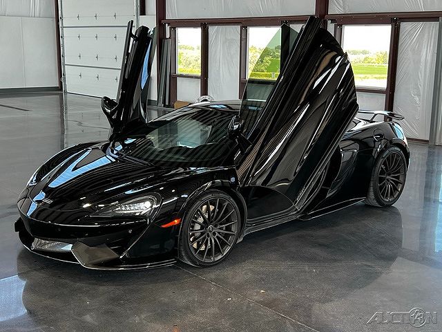 2017 McLaren 570GT