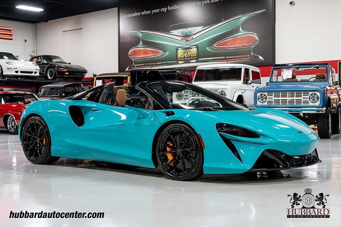 2025 McLaren Artura
