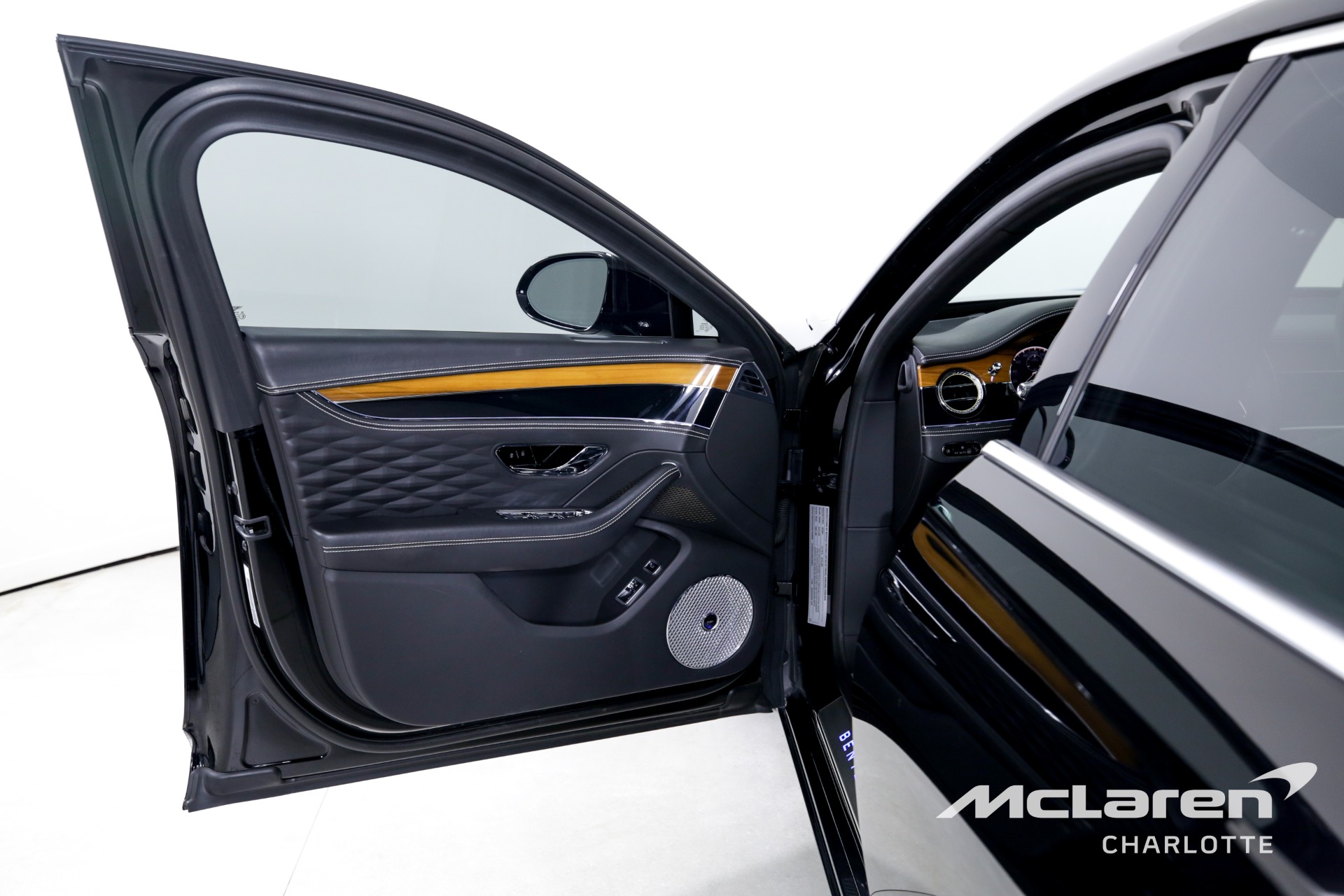Vehicle Image 10 of 65 for 2021 Bentley Flying Spur