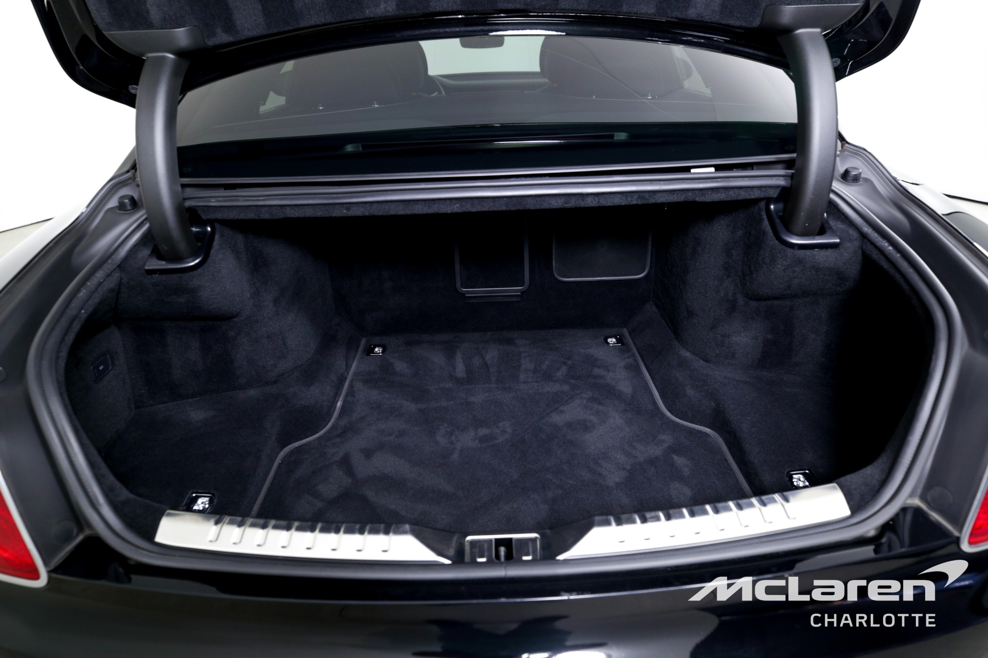 Vehicle Image 20 of 65 for 2021 Bentley Flying Spur