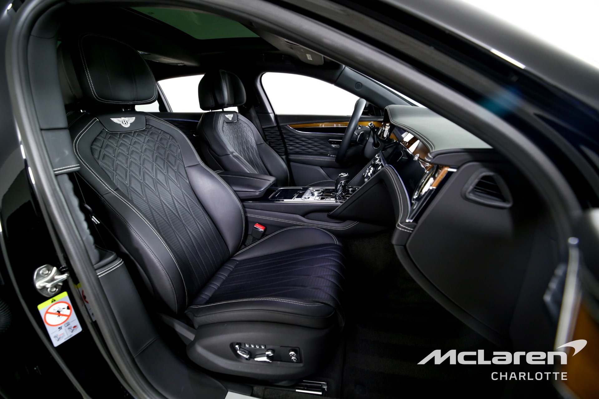 Vehicle Image 26 of 65 for 2021 Bentley Flying Spur
