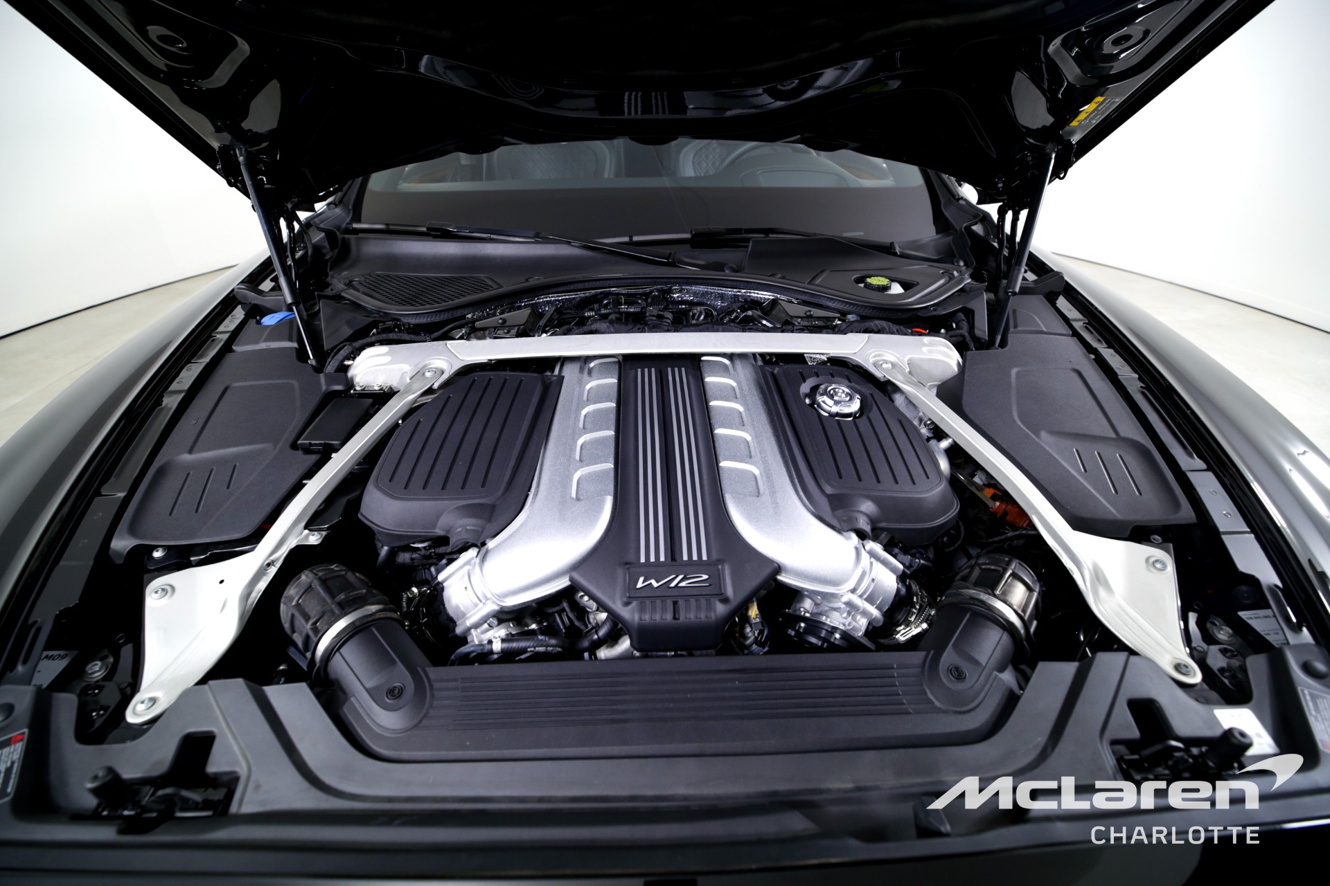 Vehicle Image 33 of 65 for 2021 Bentley Flying Spur