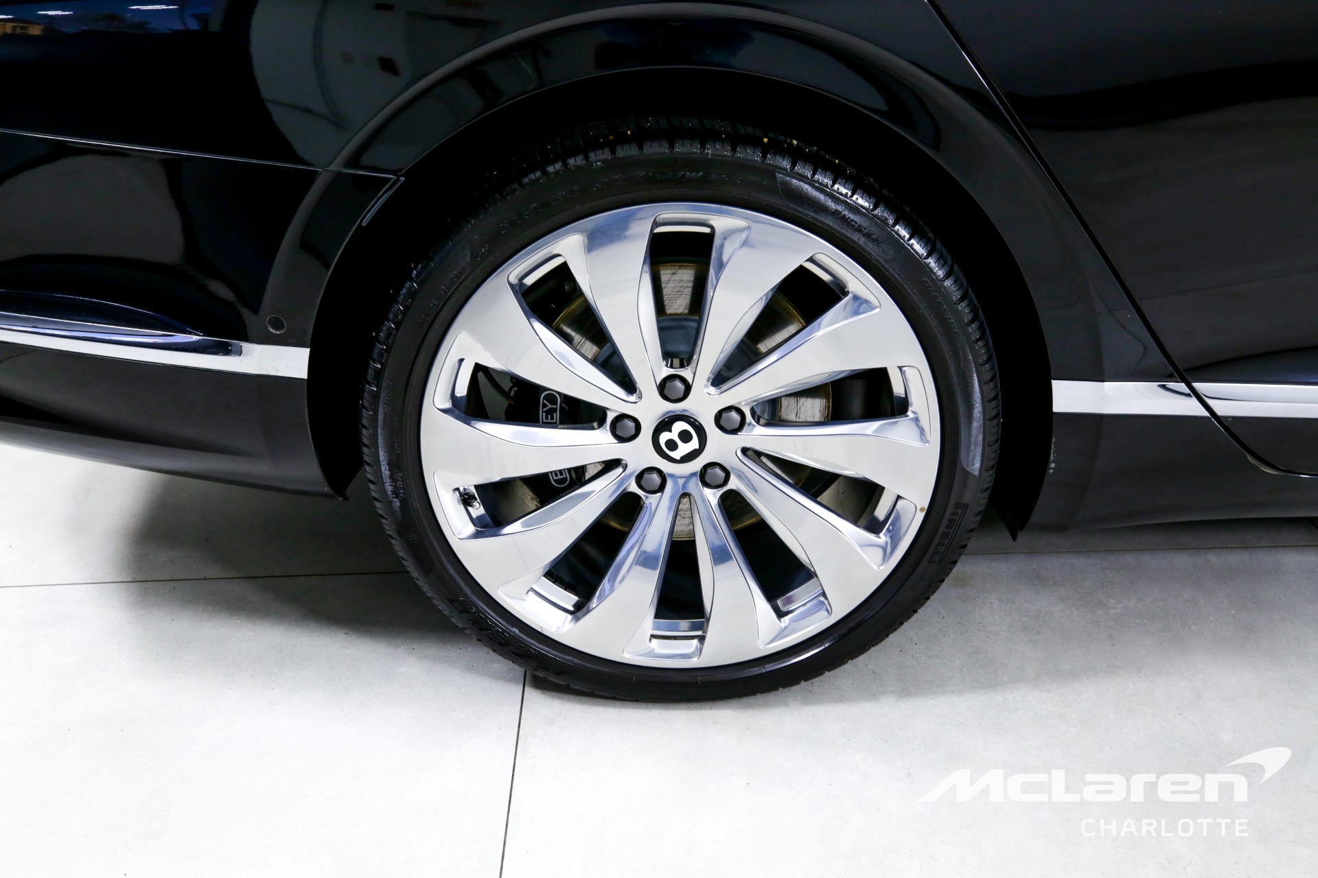 Vehicle Image 34 of 65 for 2021 Bentley Flying Spur