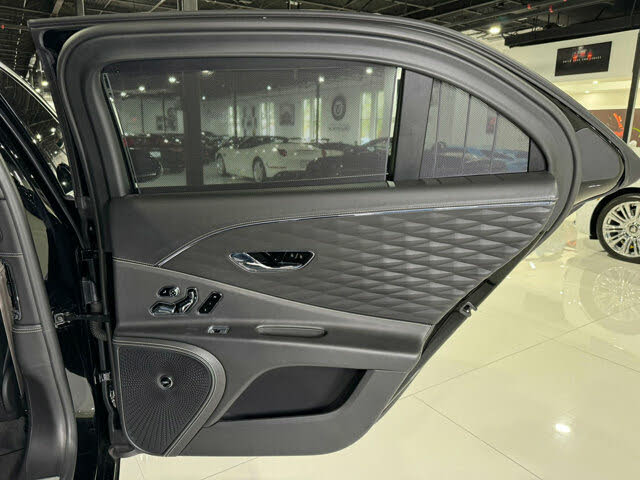 Vehicle Image 40 of 57 for 2020 Bentley Flying Spur