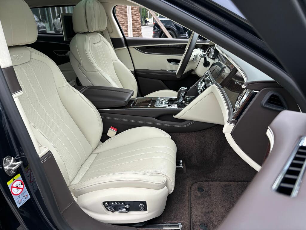 Vehicle Image 44 of 74 for 2020 Bentley Flying Spur