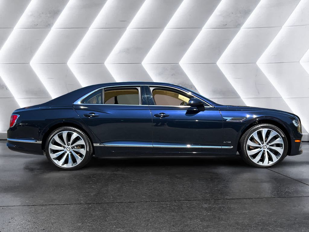 Vehicle Image 21 of 22 for 2022 Bentley Flying Spur