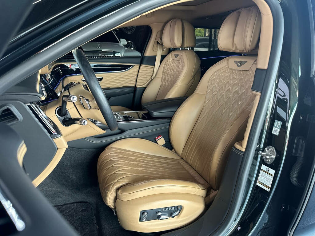 Vehicle Image 20 of 52 for 2020 Bentley Flying Spur