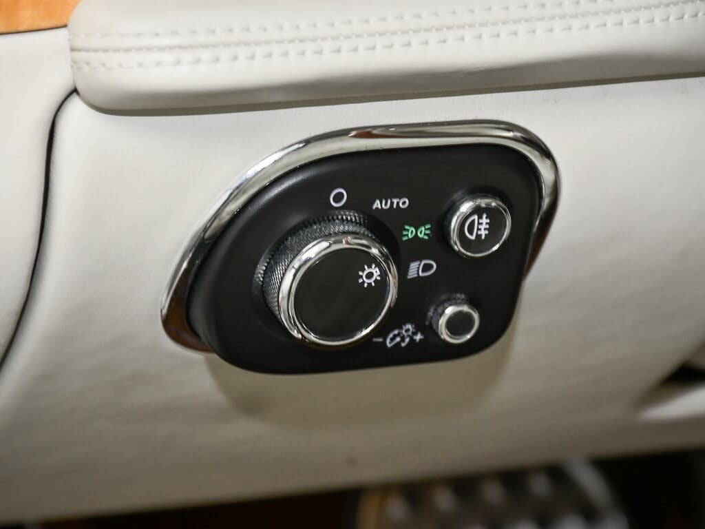 Vehicle Image 19 of 115 for 2017 Bentley Mulsanne