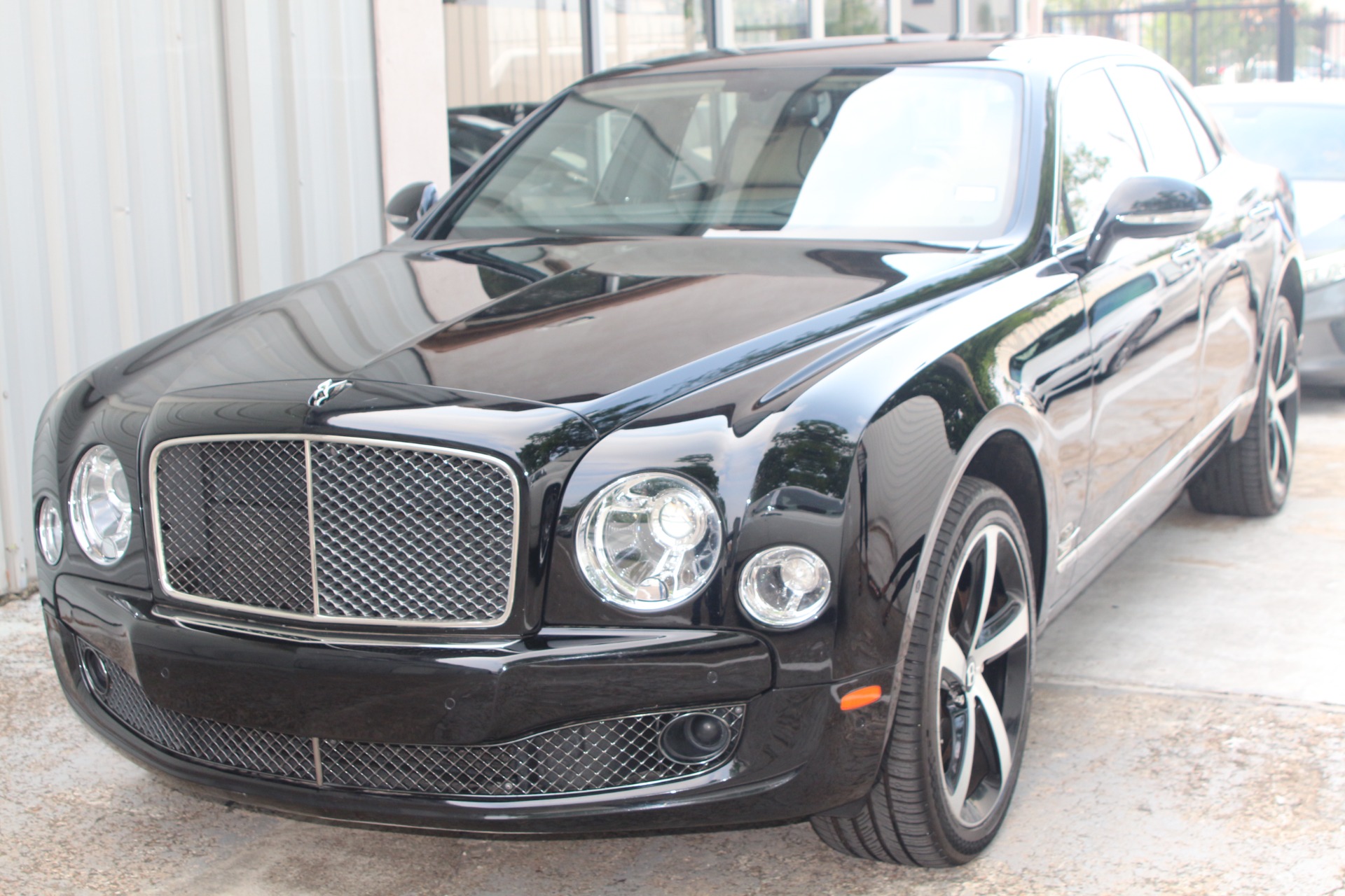 Vehicle Image 2 of 31 for 2016 Bentley Mulsanne