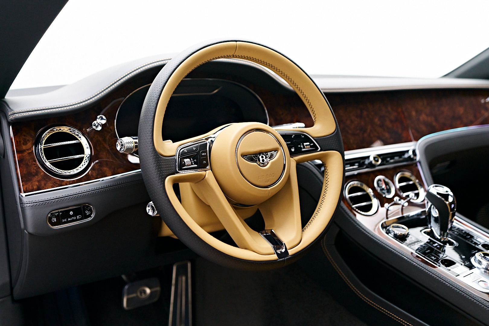 Vehicle Image 37 of 154 for 2020 Bentley Continental