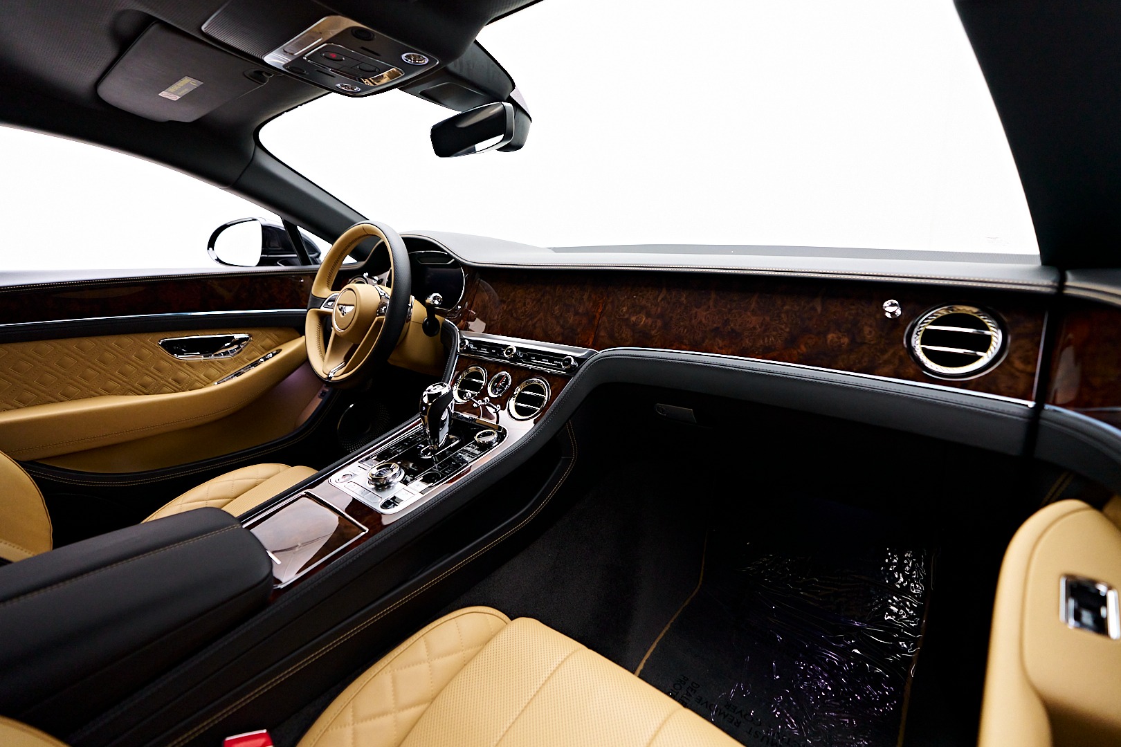 Vehicle Image 38 of 154 for 2020 Bentley Continental