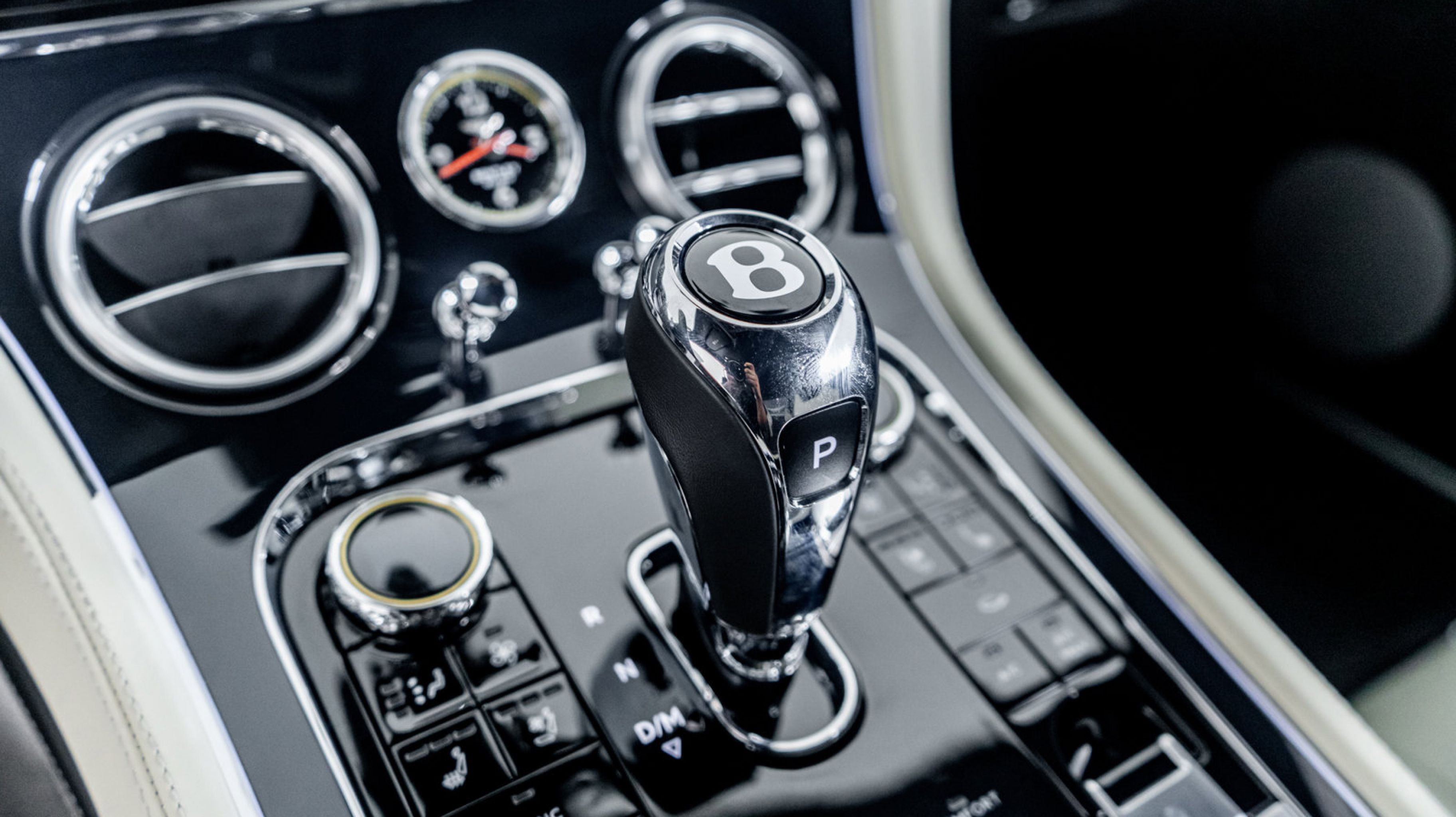 Vehicle Image 46 of 57 for 2020 Bentley Continental