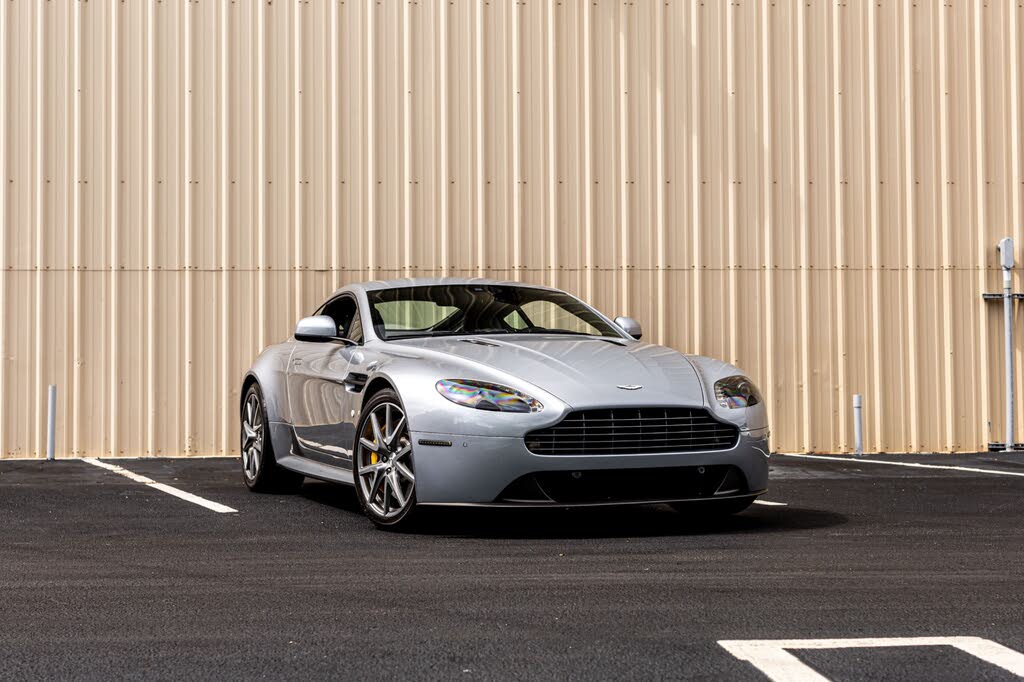 2015 Aston Martin V8 Vantage - 11