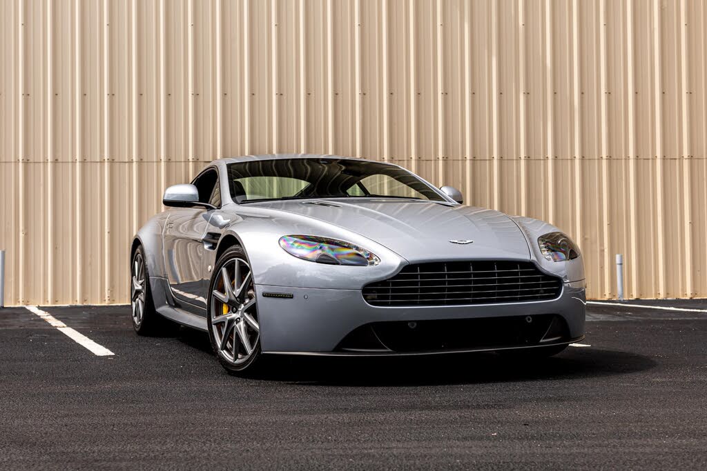 2015 Aston Martin V8 Vantage - 12