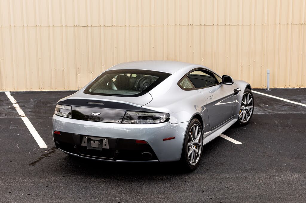 2015 Aston Martin V8 Vantage - 17