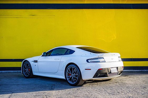 2015 Aston Martin V8 Vantage - 10