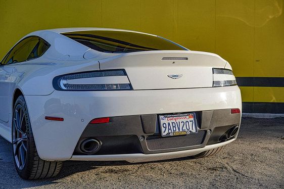 2015 Aston Martin V8 Vantage - 11