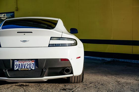 2015 Aston Martin V8 Vantage - 12