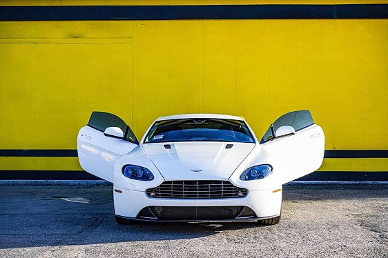 2015 Aston Martin V8 Vantage - 2