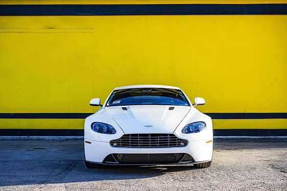 2015 Aston Martin V8 Vantage - 3