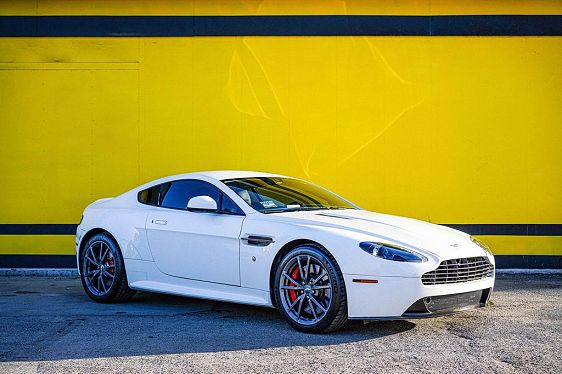 Vehicle Image 4 of 132 for 2015 Aston Martin V8 Vantage