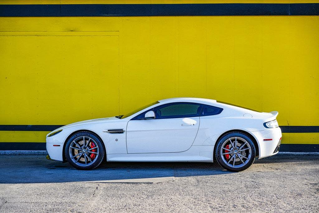 2015 Aston Martin V8 Vantage - 70