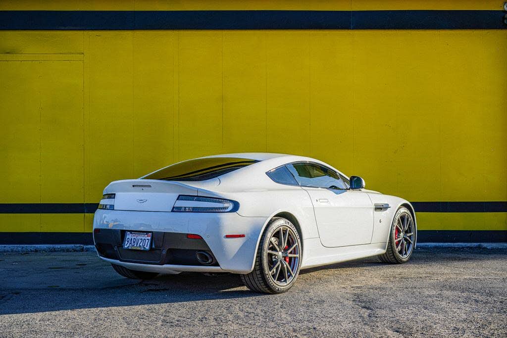 2015 Aston Martin V8 Vantage - 72