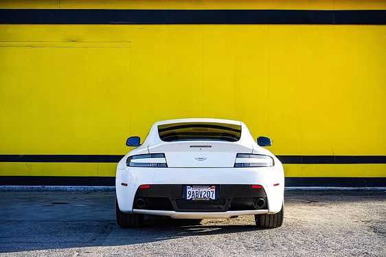 2015 Aston Martin V8 Vantage - 9