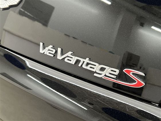 Vehicle Image 35 of 39 for 2015 Aston Martin V12 Vantage S