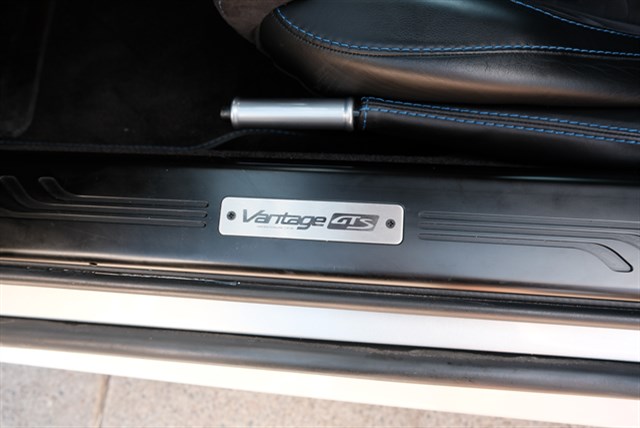 Vehicle Image 17 of 27 for 2016 Aston Martin V8 Vantage