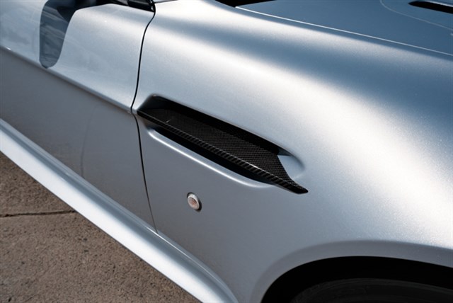2016 Aston Martin V8 Vantage - 19