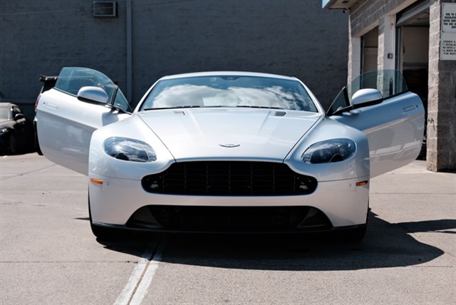 2016 Aston Martin V8 Vantage - 2