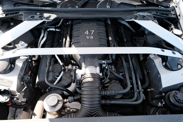 2016 Aston Martin V8 Vantage - 22