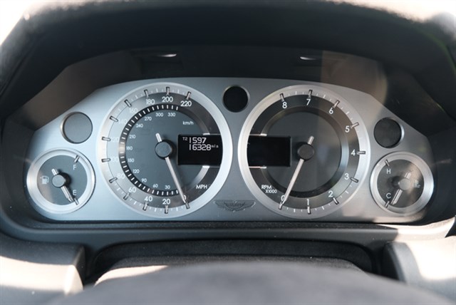 2016 Aston Martin V8 Vantage - 5