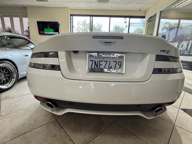 2015 Aston Martin DB9 - 11