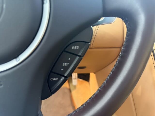 2015 Aston Martin DB9 - 17