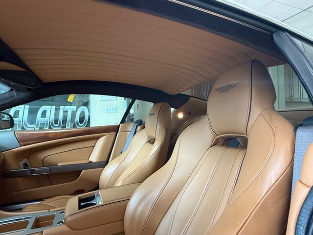 2015 Aston Martin DB9 - 4