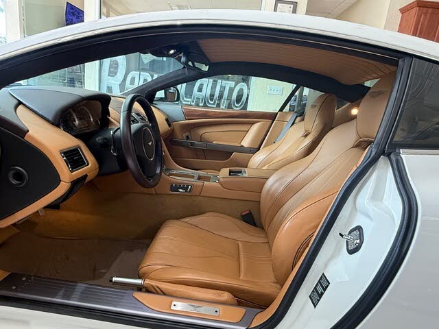 2015 Aston Martin DB9 - 5