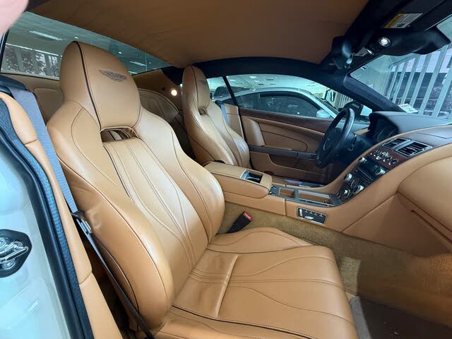 2015 Aston Martin DB9 - 8