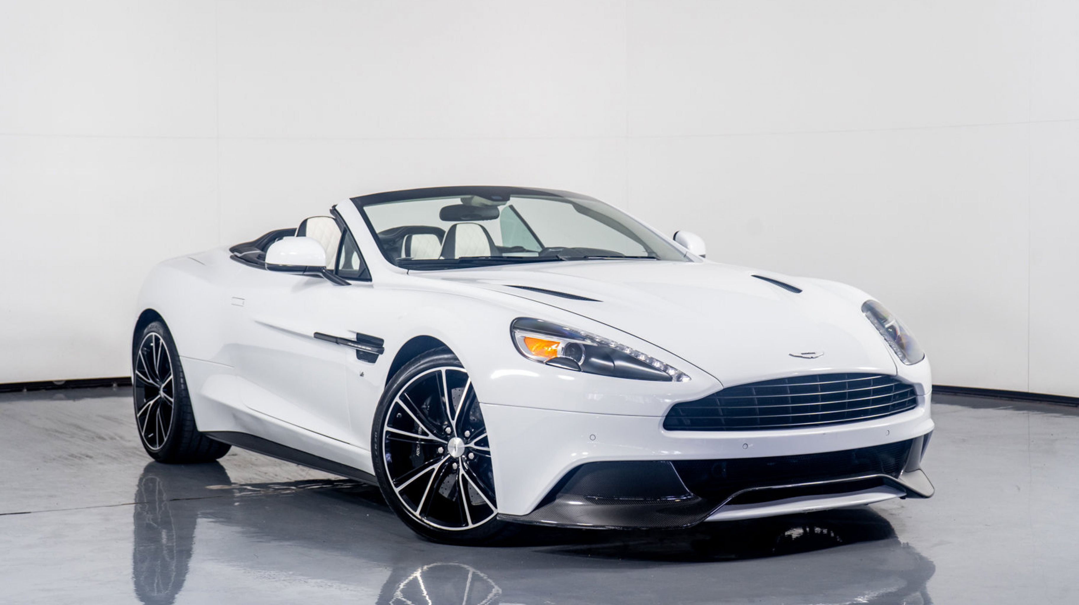 Vehicle Image 2 of 3 for 2017 Aston Martin Vanquish