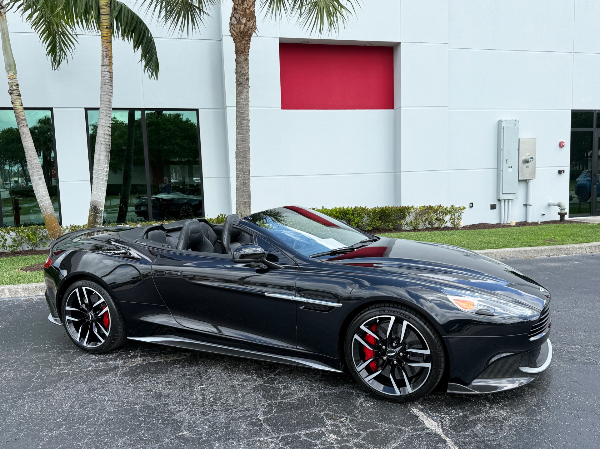 2018 Aston Martin Vanquish S - 16