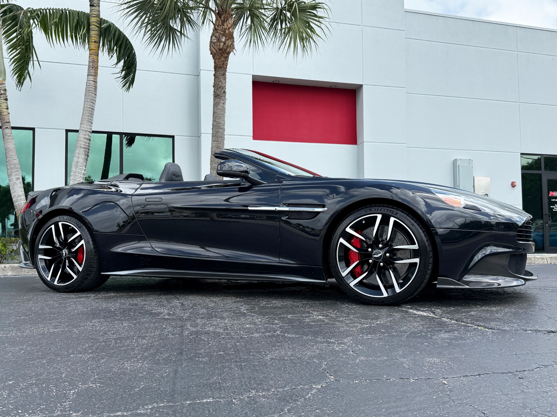 2018 Aston Martin Vanquish S - 17