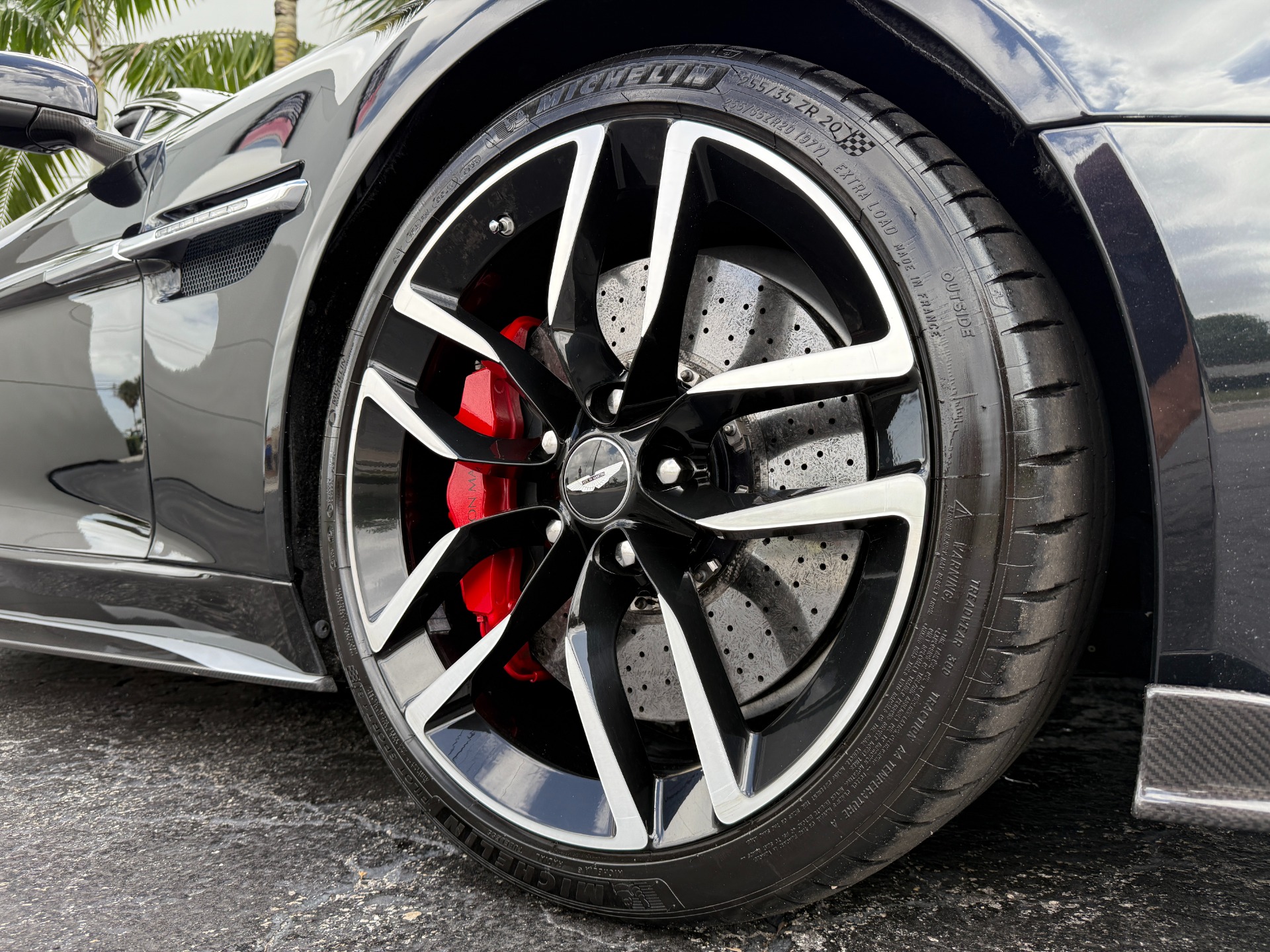 Vehicle Image 19 of 70 for 2018 Aston Martin Vanquish S